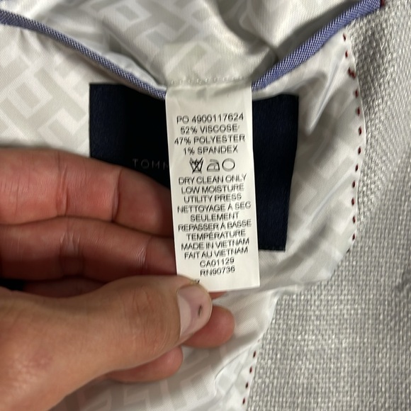 "Summer Staple: Tommy Hilfiger Grey Sportscoat – Excellent Condition!" - Picture 4 of 4